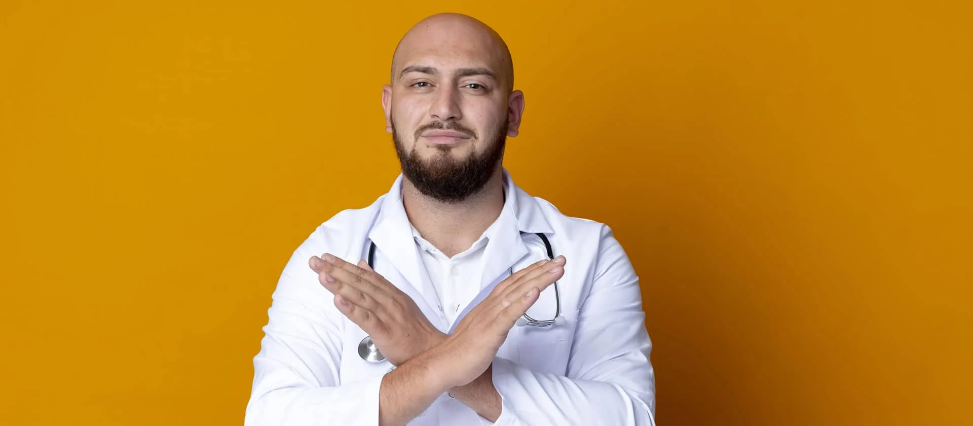 Le mythe des médecins millionnaires : derrière la blouse blanche, une réalité éprouvante